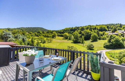 Neusatz Apartment | Premium Suite - Forest view - Balcony - Black Forest
