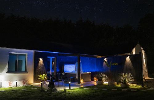 Pleyber-Christ Villa | Premium suite with jacuzzi