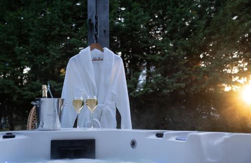 Pleyber-Christ Villa | Premium suite with jacuzzi