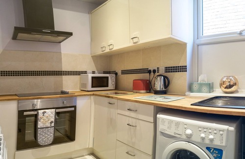 Boston Apartment | Premium Triple Ensuite with Shower