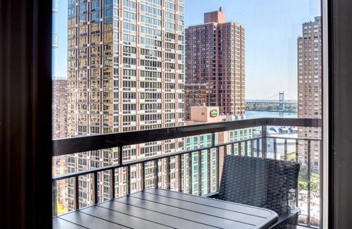 Upper East Side Apartment | Premium UES 1BR w/Gym near Carl Schurz Park, by Blueground