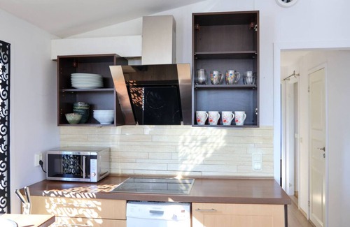Molnlycke Apartment | Premium Workers Home - 3 beds- WiFi - Free Parking