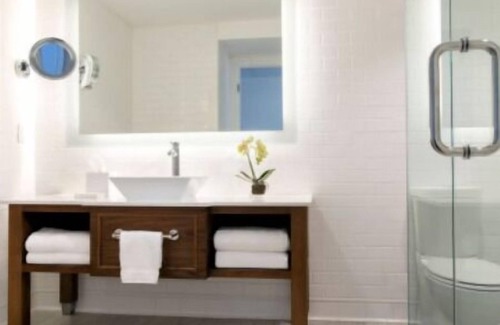 Key West Resort | Prestigious | Gym | Pool | Marina | Concierge