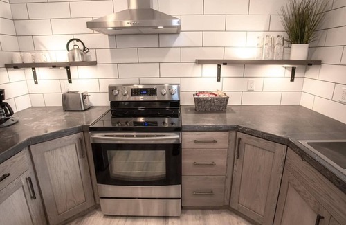 Rexburg Apartment | Presidential Luxury Suite#3 Free dinner & b-fast