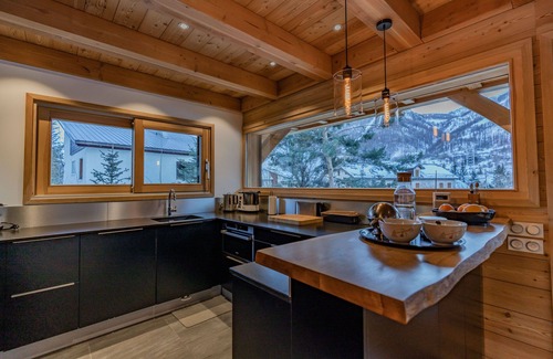 La Salle-les-Alpes Ski Chalet | Prestige Chalet "Le Lorgnon" Serre Chevalier