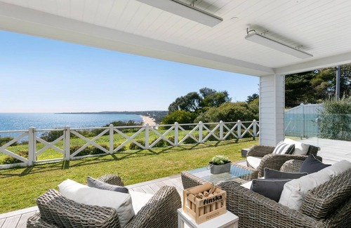 Mount Martha House | Prestige - Pool, Spa And Million Dollar Views - Mt Martha