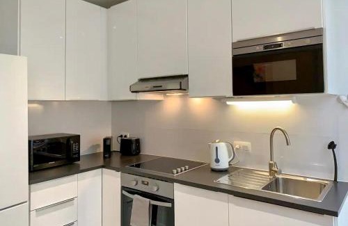 Postel Apartment | Prestige Stay - Uptown