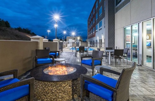 Gainesville House | Prestige Suite for Vacation w/ Best Amenities