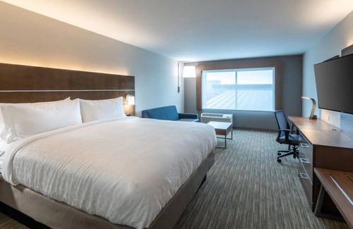 Gainesville House | Prestige Suite for Vacation w/ Best Amenities