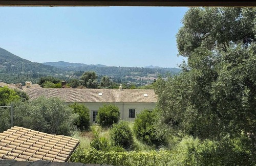 Achilleio Villa | Prestige Villas | 5 Mins walk to Tavernas, Lawned Gardens