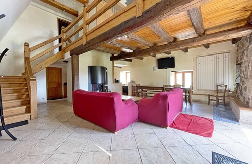 Saint-Jacques-des-Blats Villa | Prestigious residence, quiet and close to everything