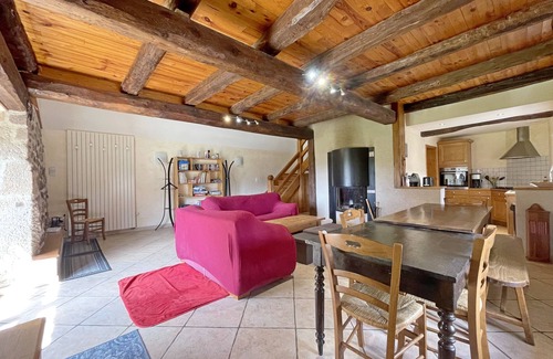 Saint-Jacques-des-Blats Villa | Prestigious residence, quiet and close to everything