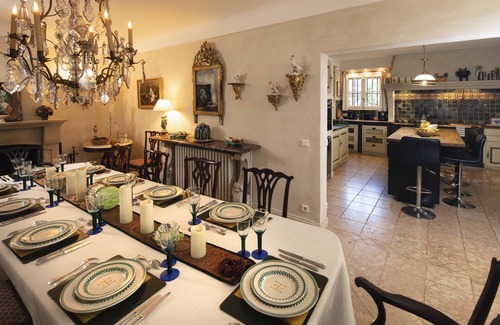 Mouries House | Prestigious estate with swimming pool on a beautiful horse farm in Provence