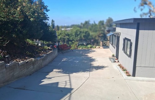 Fletcher Hills Cottage | Prestigious location with a view