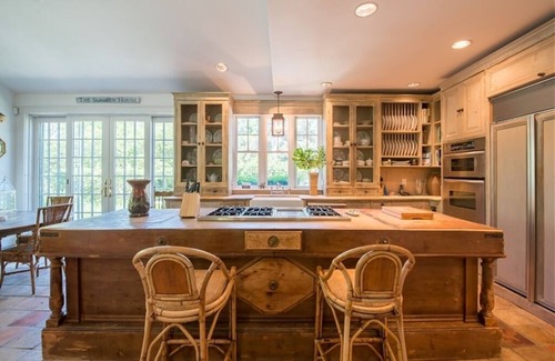 Monomoy House | Prestigious Monomoy Mansion with Heated Pool and Provence Flair