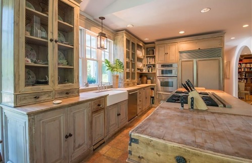 Monomoy House | Prestigious Monomoy Mansion with Heated Pool and Provence Flair