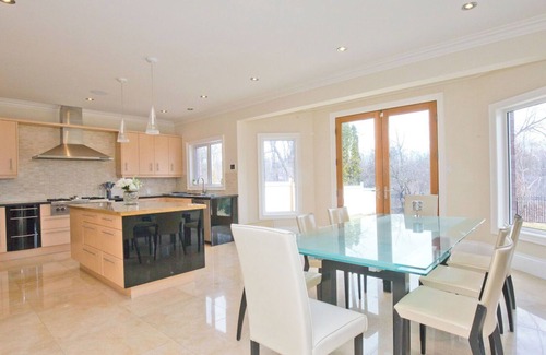 Streetsville House | Prestigious Multi-Level Executive Home