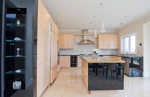 Streetsville House | Prestigious Multi-Level Executive Home