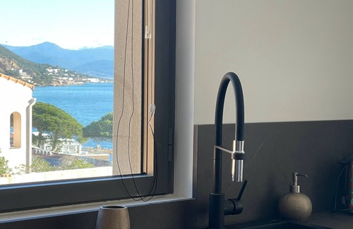 Corse-du-Sud Apartment | PRESTIGIOUS SEAFRONT 3-BEDROOM APARTMENT RENTAL WITH HEATED POOL