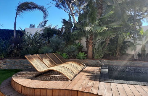 Sanary-sur-Mer Villa | Prestigious villa, close to the beach, heated swimming pool, cinema room, billiards table