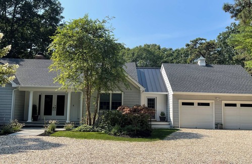 East Hampton House | Prestine 5-bedroom house in East Hampton, walk to town and ocean beaches.