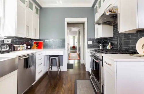 North Queen Anne House | Prestine QA Craftsman w/Fireplace, Garden, Parking