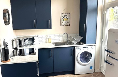 Prestwick Apartment | Prestwick/KingB/PetsOk/FreeP/Wifi/Tv