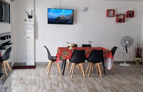Vieux-Habitants Apartment | Pretty apartment with shared swimming pool less than 1km from the sea