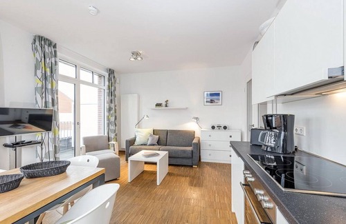 Horum Apartment | Pretty apartment with sunny balcony in south-east location - only 100 m to the beach
