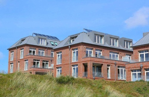 Horum Apartment | Pretty apartment with sunny balcony in south-east location - only 100 m to the beach