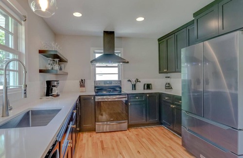 Franklin House | Pretty & Bright - Historic Franklin Quadplex