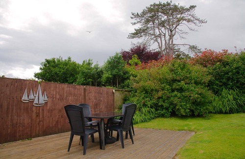 Saundersfoot House | Pretty Bungalow in Saundersfoot, Pembrokeshire (with Wi-Fi)