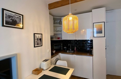Hopital Saint-Louis Apartment | Pretty cocoon canal St Martin