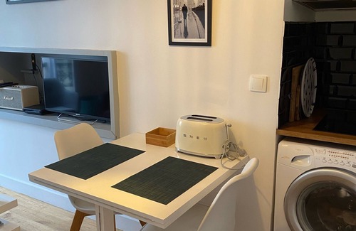 Hopital Saint-Louis Apartment | Pretty cocoon canal St Martin