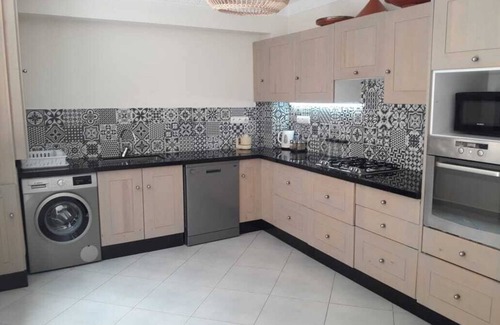 Cite Charaf Villa | PRETTY, COMFORTABLE 3-SUITE VILLA IN A RESIDENTIAL AREA