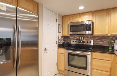 Biloxi Condo | Pretty Condo, Newly Decorated, Perfect for TDY & Beach Visitors!