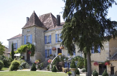 Montmoreau-Saint-Cybard House | Pretty countryside Manoir with heated pool