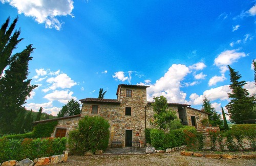 Radda in Chianti Apartment | Pretty farmhouse with terrace