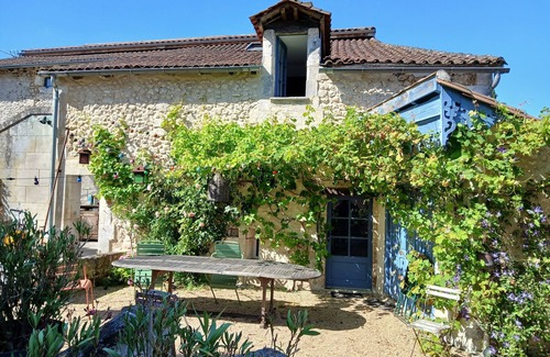 Bourdeilles House | Pretty gîte in the center of town with view of Bourdeilles castle