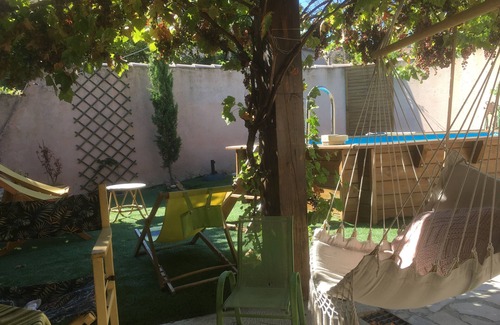 Jonquerettes House | Pretty giteen provence accepts pets