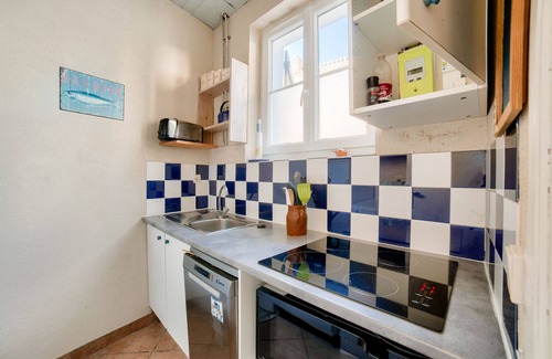 Noirmoutier-en-l'Ile Ski Chalet | Pretty house with courtyard for 5 people