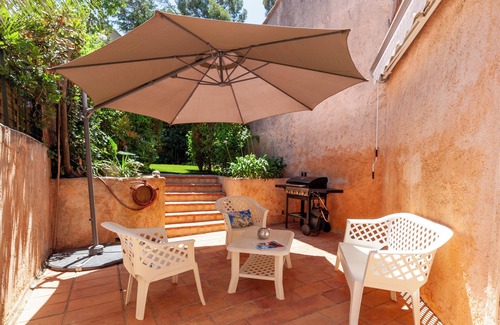 Le Mourillon House | Pretty house close to the beach, swimming pool/tennis