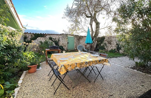 Sainte-Marie-de-Re House | Pretty house with garden, pool and parking