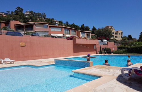 Theoule-sur-Mer Villa | Pretty house with garden, sea view, in residence with swimming pool