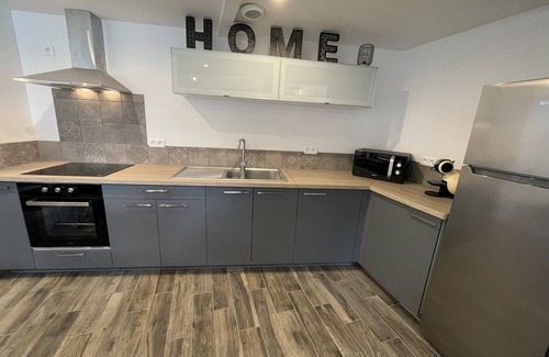 Martignas-Sur-Jalle House | Pretty little house in a very quiet area