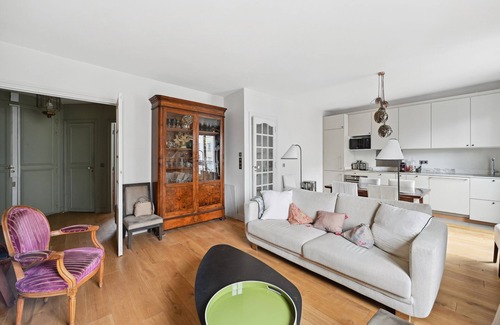 Ternes Apartment | Pretty on the Promenade, by Veeve