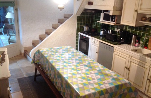 Joucas House | pretty Provencal farmhouse in the heart of the Luberon (between Gordes and Roussillon) with swimming pool