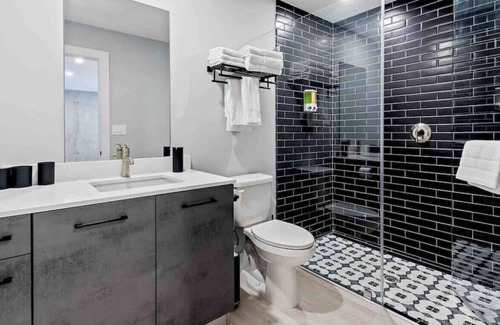Flagler Village Apartment | Pretty Rola #201 Luxury 1/1 with King Bed at Downtown Ft. Lauderdale Area!