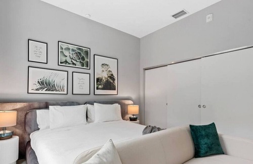 Flagler Village Apartment | Pretty Rola #303 Signature Apartment w King Bed, Brand new and Central Location!