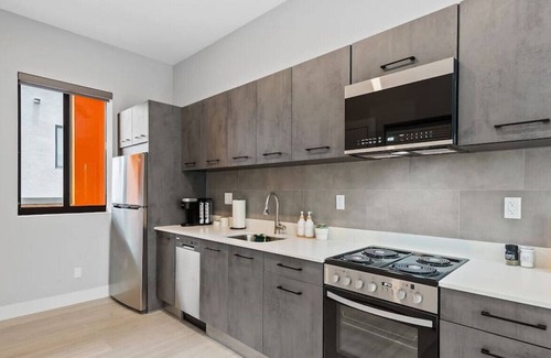 Flagler Village Apartment | Pretty Rola #303 Signature Apartment w King Bed, Brand new and Central Location!